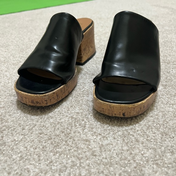 ZARA slides - Picture 2 of 7